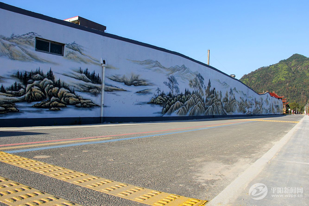 巨幅山水壁画扮靓沿线公路